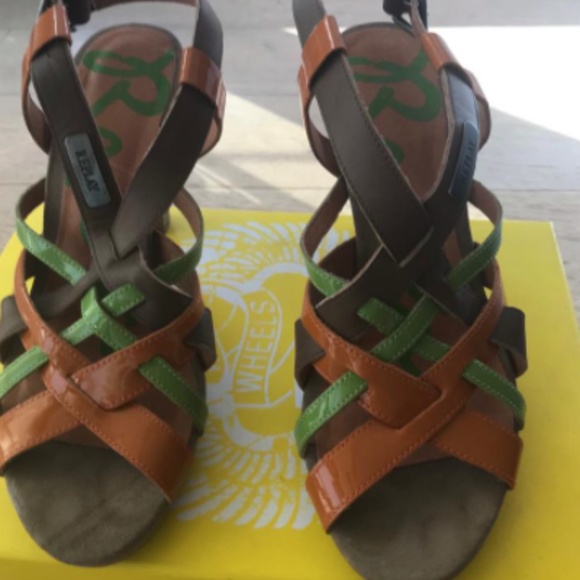 Beautiful Chic Heels - Picture 4 of 4